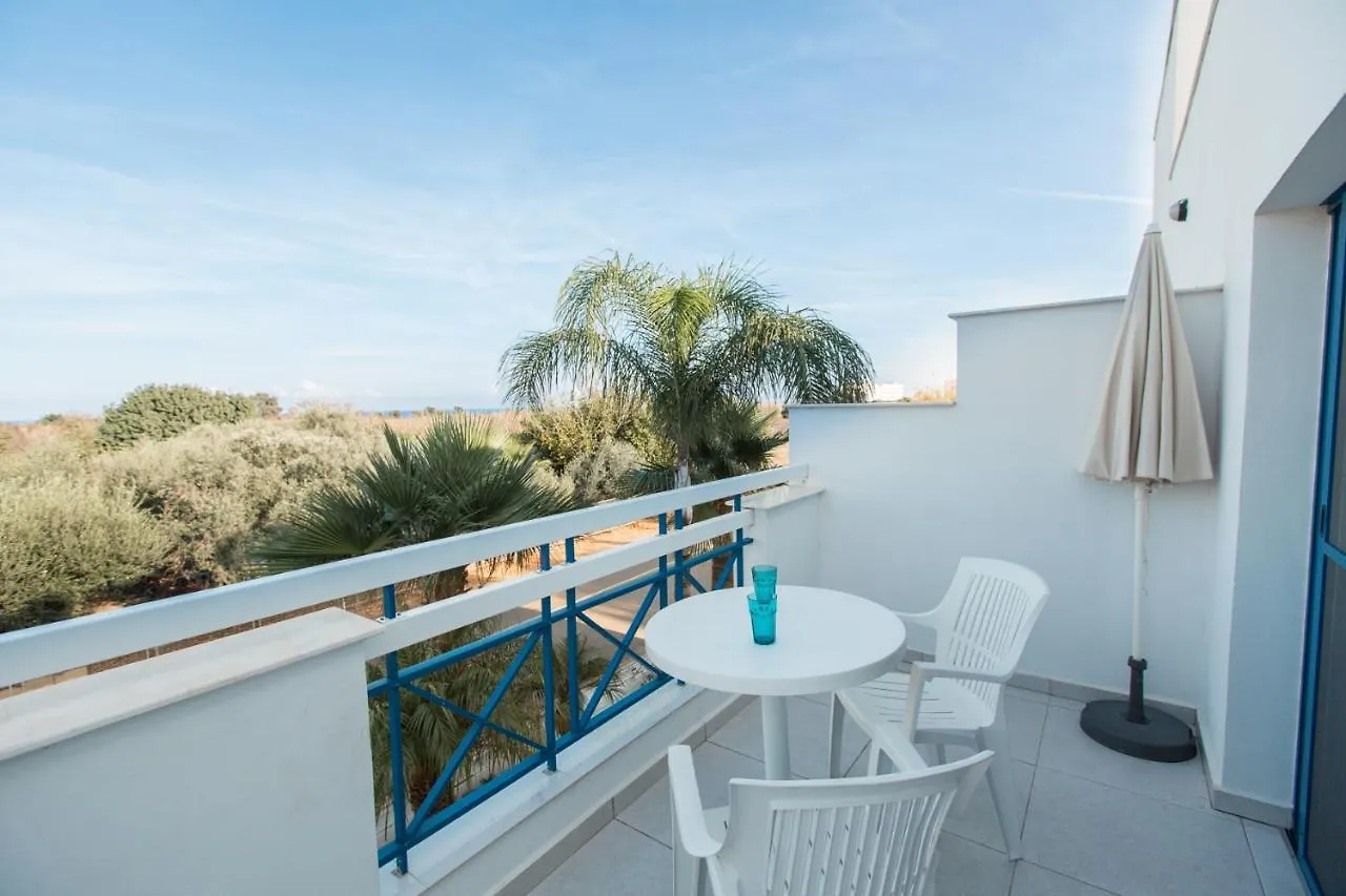 Flouressia Gardens Aparthotel Protaras 3*,