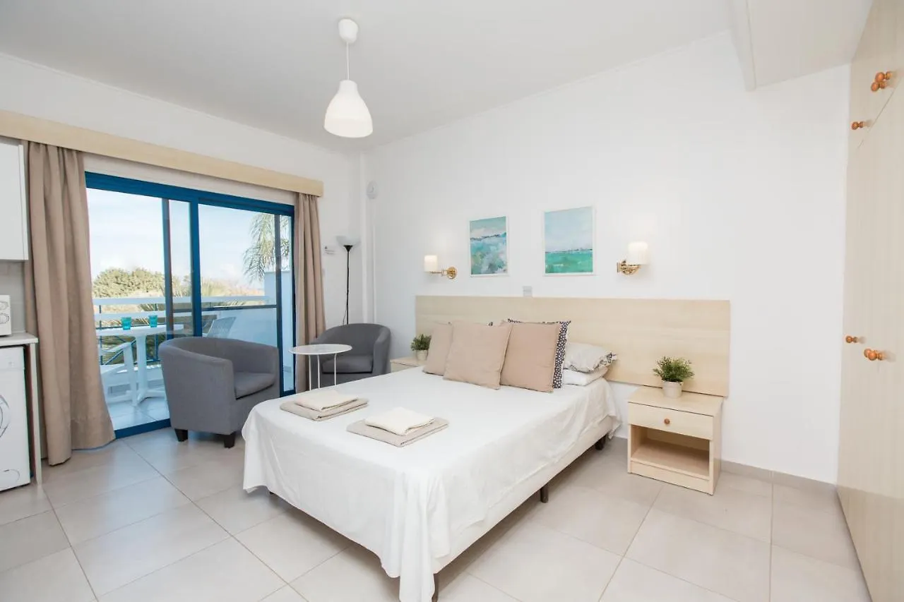 Flouressia Gardens Aparthotel Protaras