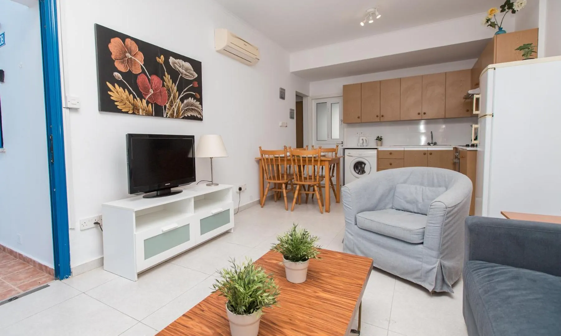 Flouressia Gardens Aparthotel Protaras