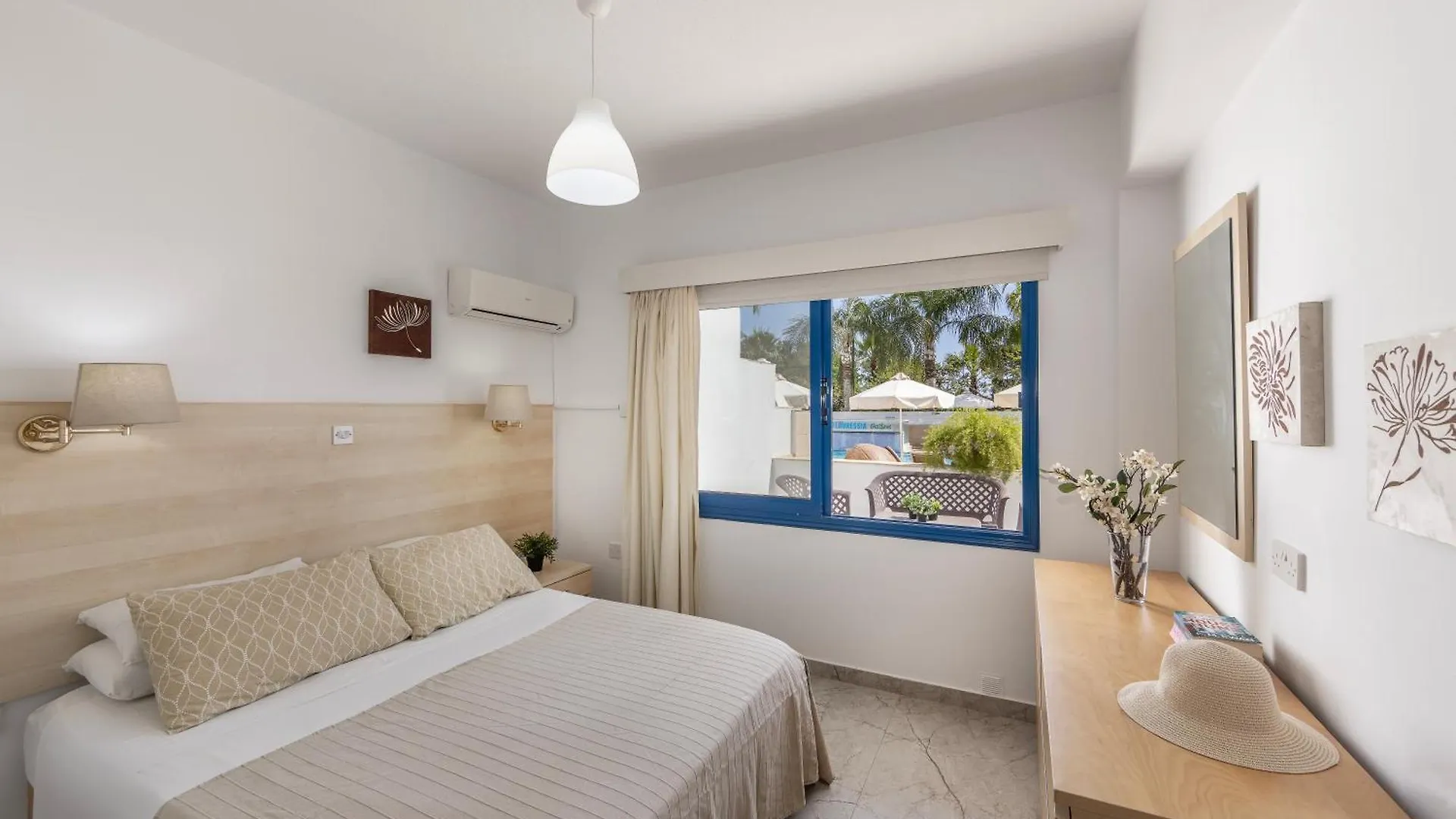 Flouressia Gardens Aparthotel Protaras