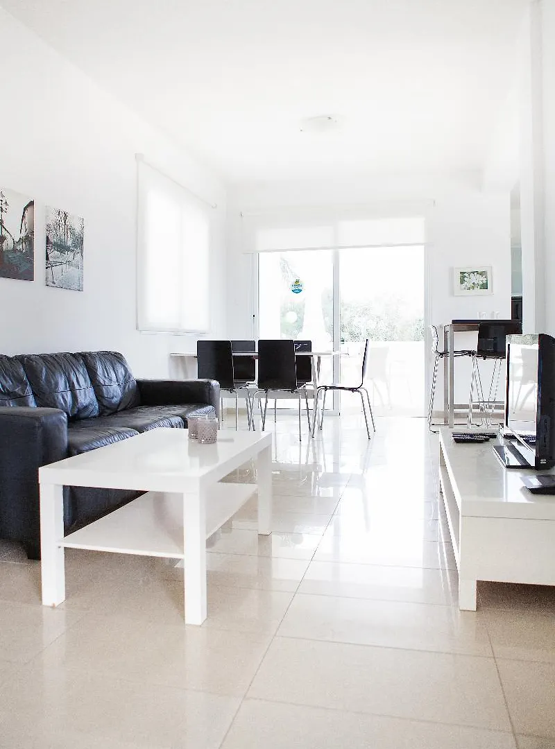 ***  Flouressia Gardens Aparthotel Protaras Cyprus