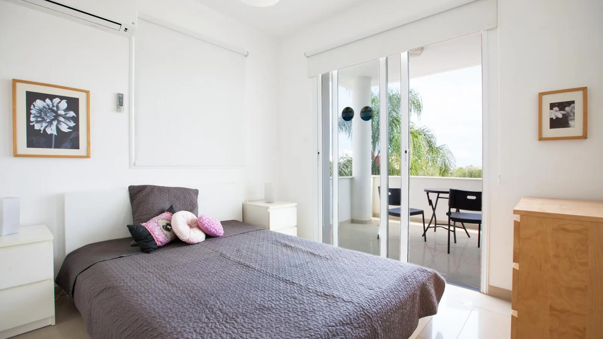 Flouressia Gardens Aparthotel Protaras