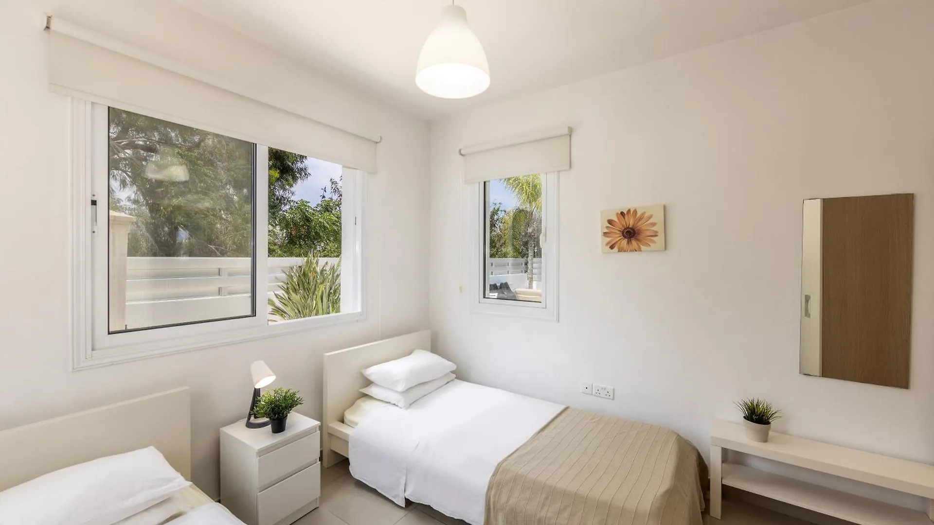 Flouressia Gardens Aparthotel Protaras
