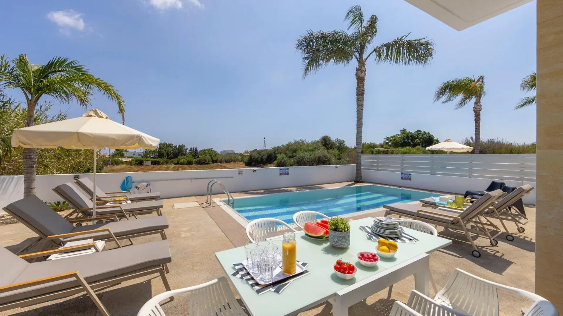Flouressia Gardens Aparthotel Protaras